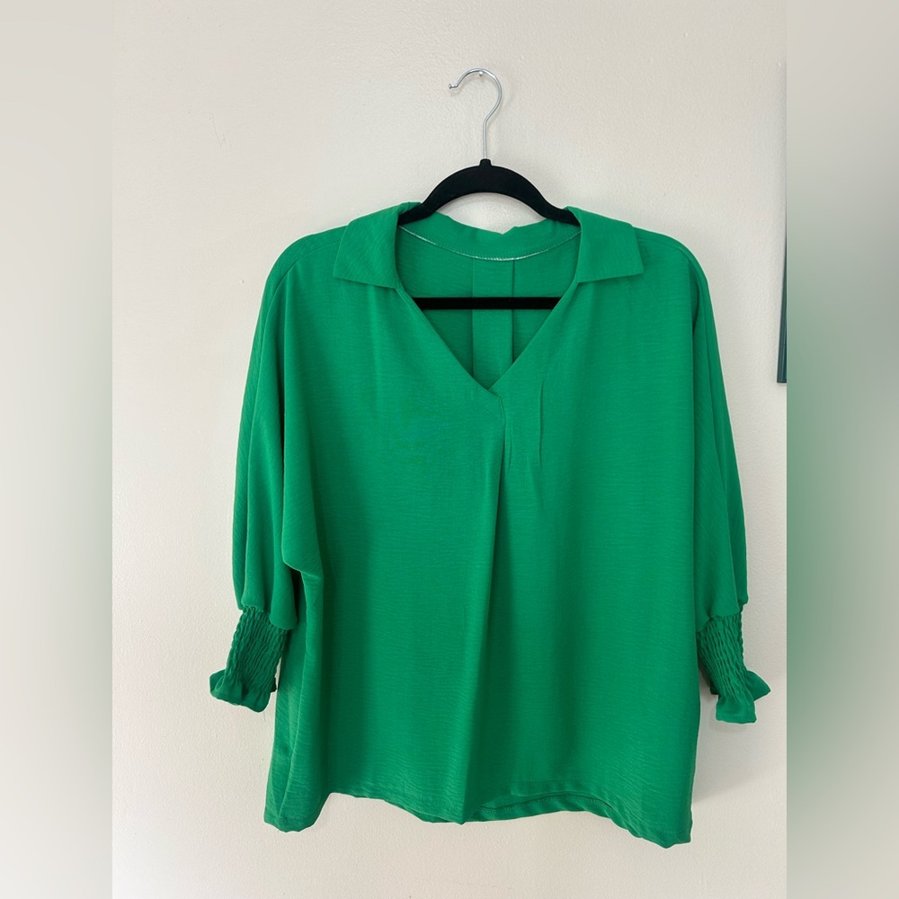 3/$12 SALE Lightweight & Flowy Green Three-Quarter Length Sleeve Top